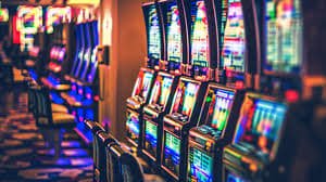 Pengalaman bermain di bantay togel dengan Dompet IDR, menampilkan taruhan Liga 1 dan kasino langsung
